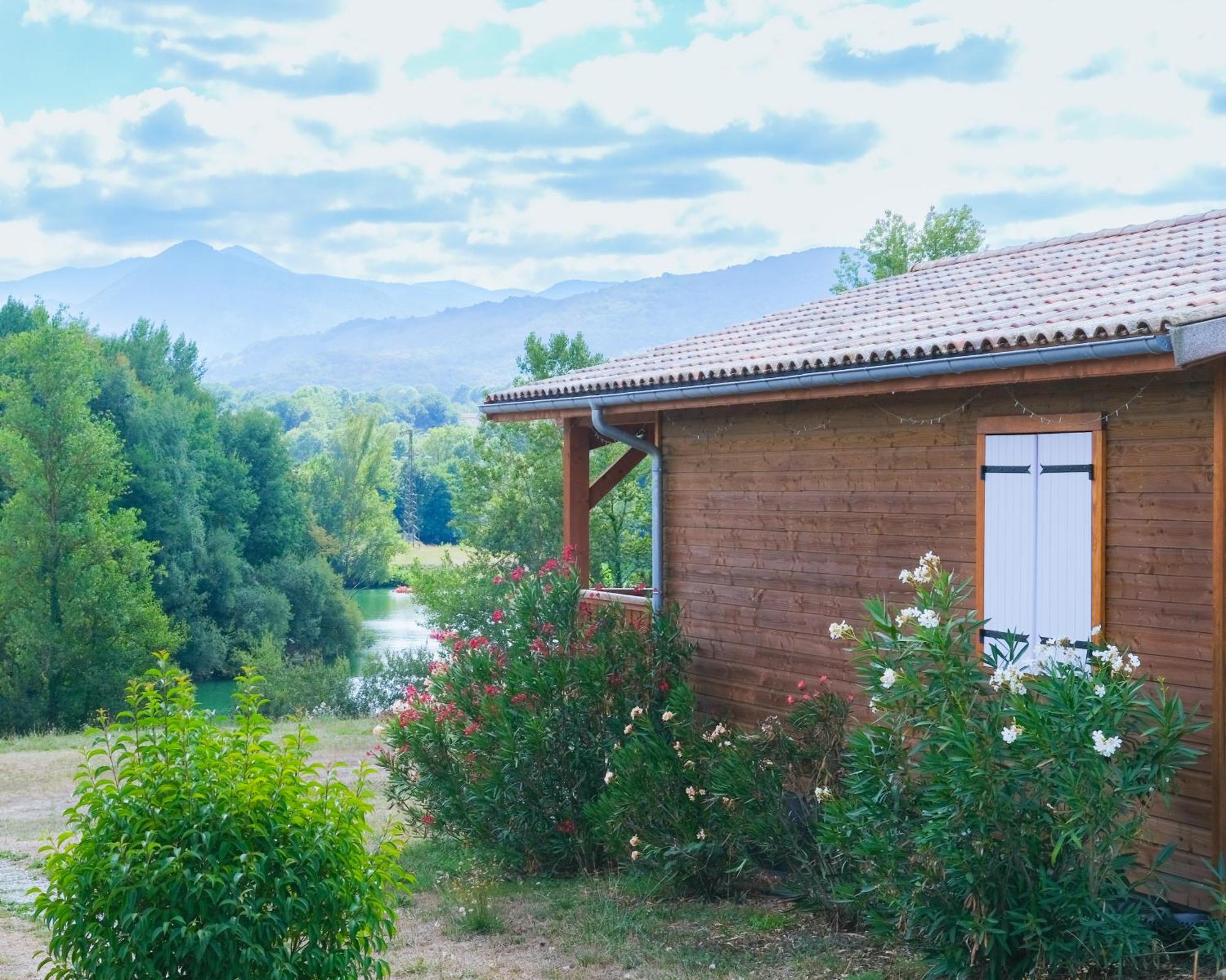 Les Chalets Montréjeau Buitenkant foto